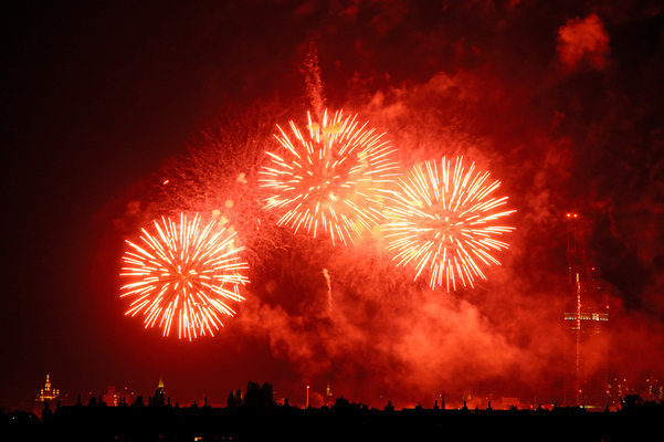 Fireworks Donauinselfest - Red
[b]Location[/b]: Floridsdorf, Vienna, Austria

