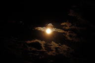Mond_hinter_Wolken_1.jpg