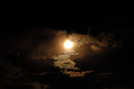 Mond_hinter_Wolken_10.jpg