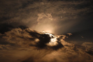 Mond_hinter_Wolken_16.jpg