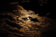 Mond_hinter_Wolken_6.jpg